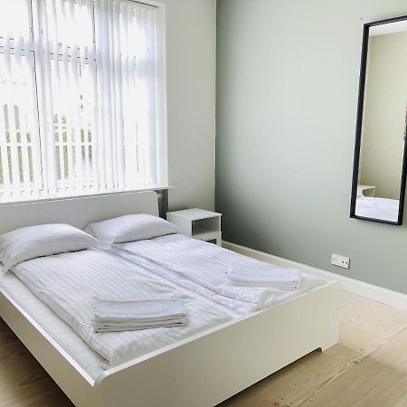 Aday - 2 Bedroom Apartment With Patio オールボー エクステリア 写真