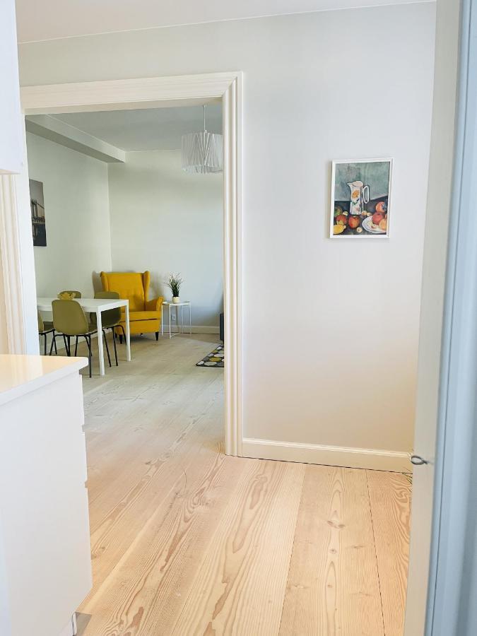 Aday - 2 Bedroom Apartment With Patio オールボー エクステリア 写真
