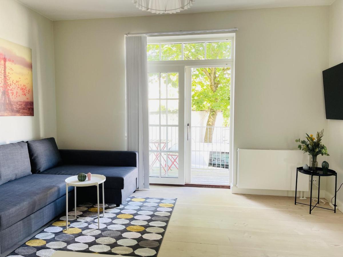 Aday - 2 Bedroom Apartment With Patio オールボー エクステリア 写真