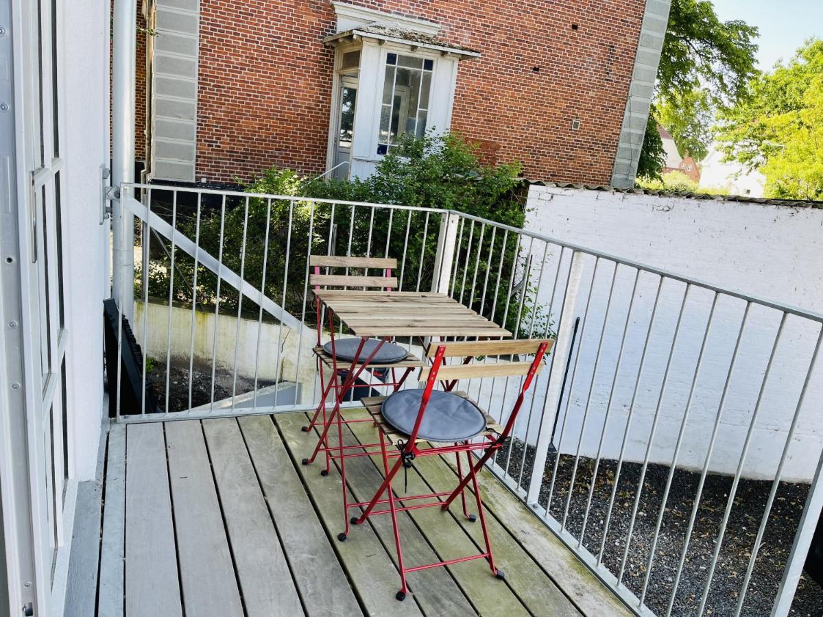 Aday - 2 Bedroom Apartment With Patio オールボー エクステリア 写真