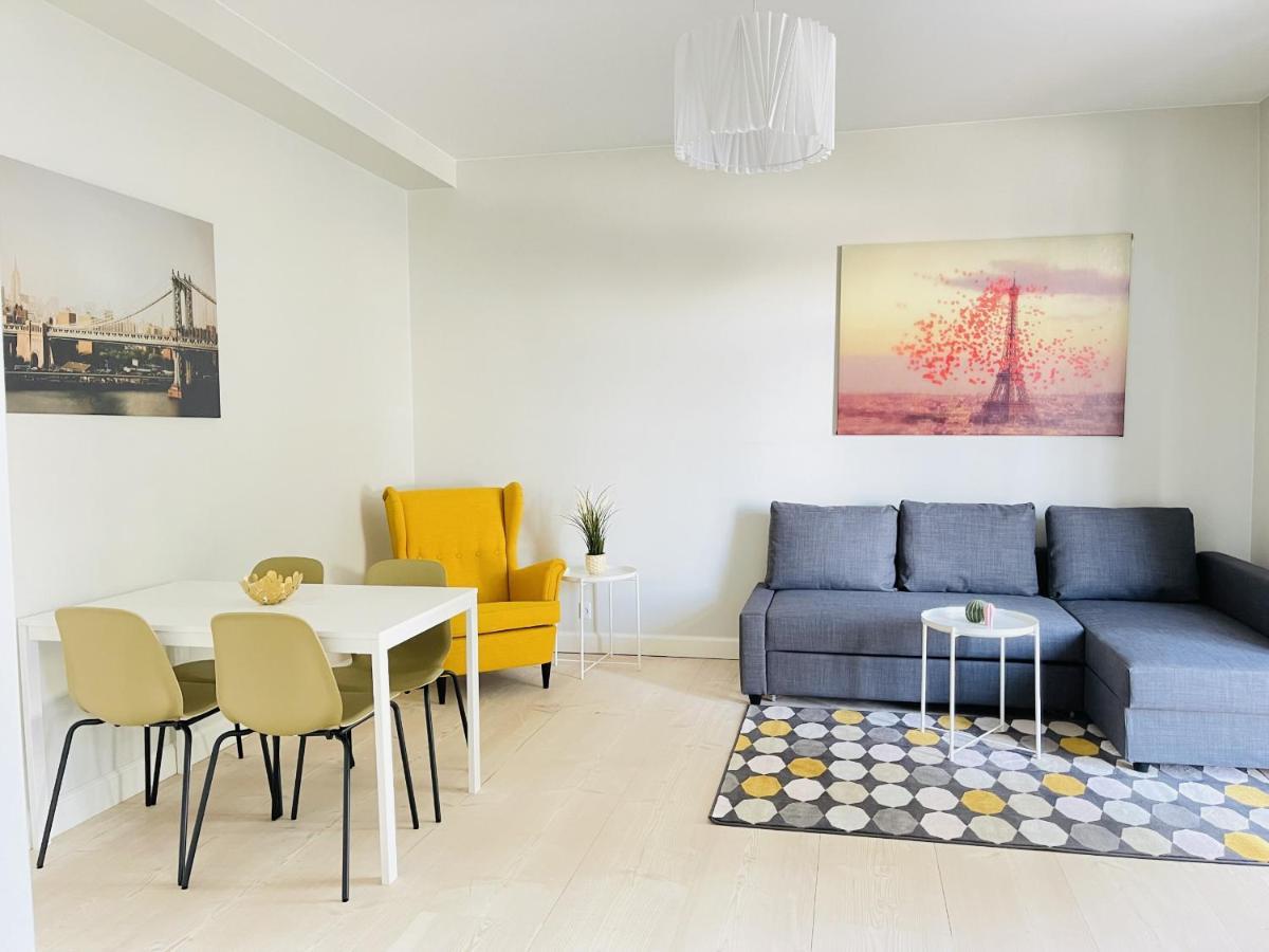 Aday - 2 Bedroom Apartment With Patio オールボー エクステリア 写真